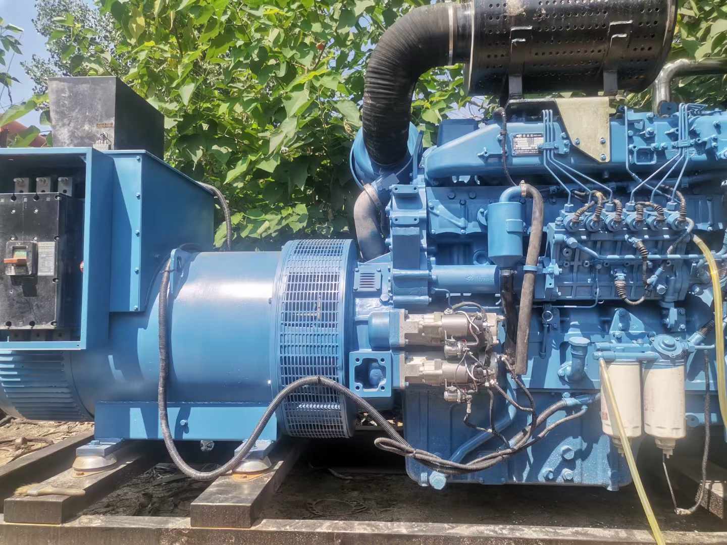 龙里详细说明降低 800kW 柴油发电机输出电流波动的方法